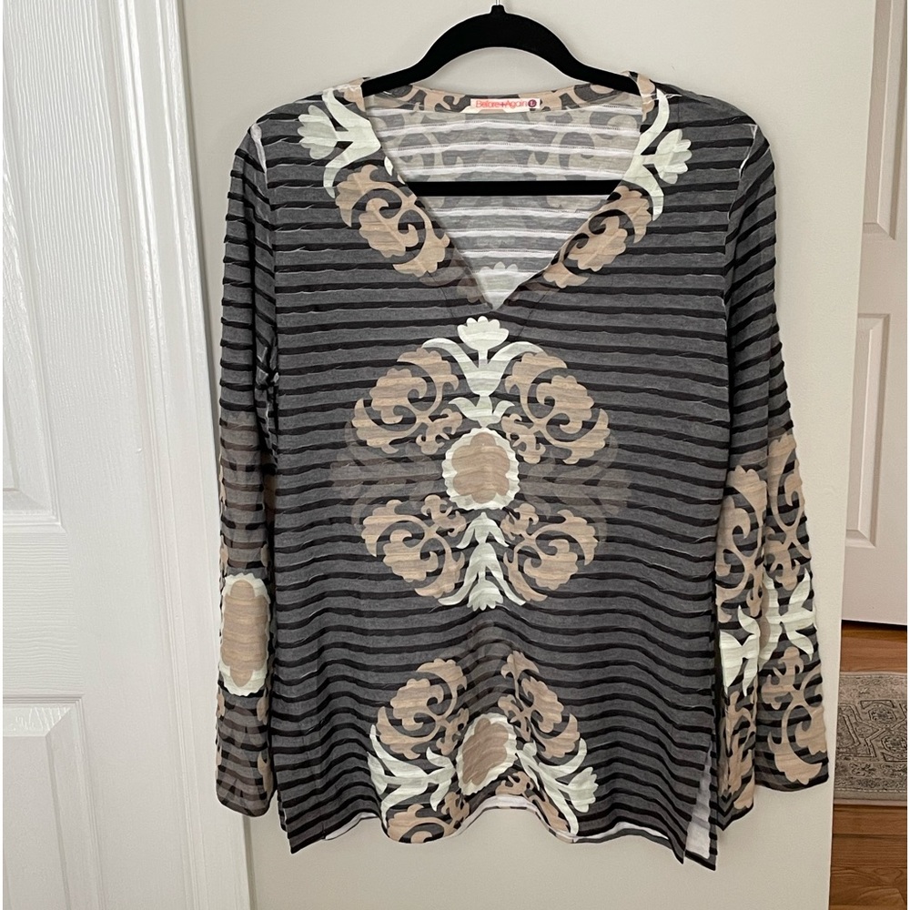 Women’s  Before + Again v neck tunic. Size Large.
